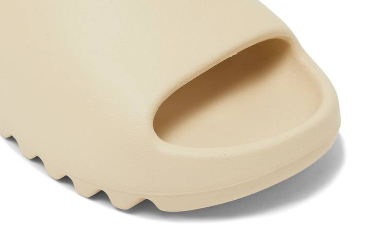 Yeezy Slide Bone (2022/2023 Restock)