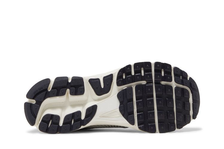 Zoom Vomero 5 Photon Dust Metallic Silver (Women's)
