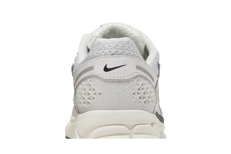 Zoom Vomero 5 Photon Dust Metallic Silver (Women's)
