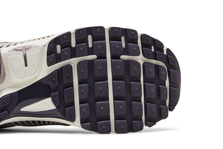 Zoom Vomero 5 Platinum Violet