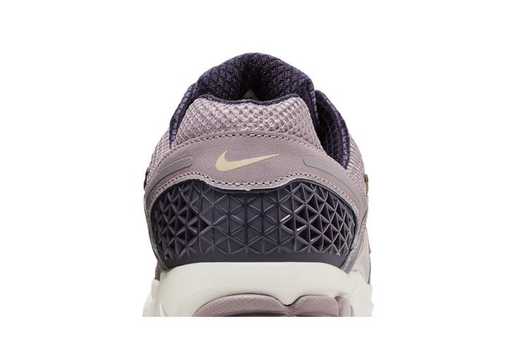 Zoom Vomero 5 Platinum Violet
