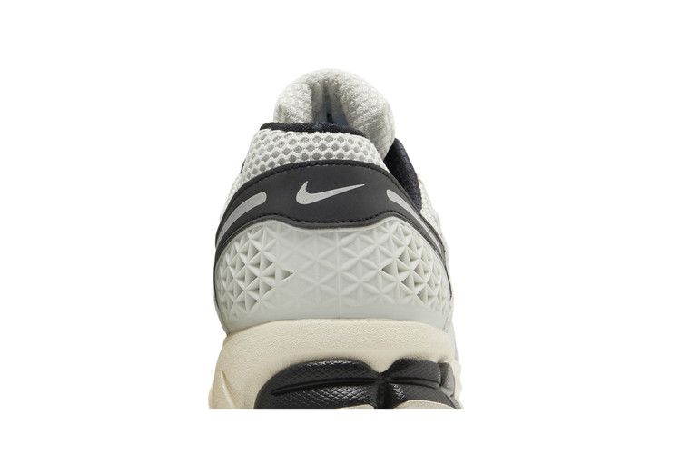 Zoom Vomero 5 Supersonic Light Bone Black